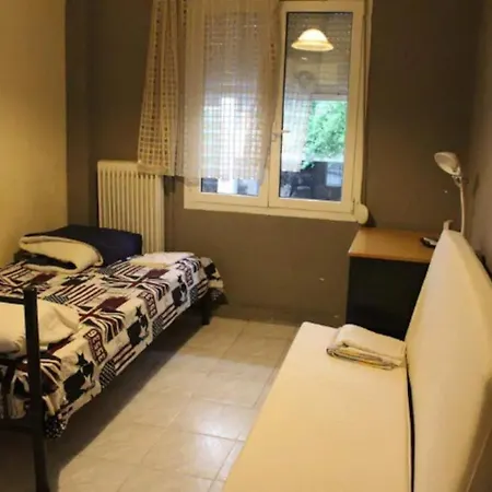Budget 1 Bedroom Center In Διαμέρισμα
